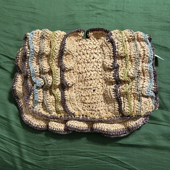 ✨ Anthropologie Natural Ruffle Clutch - Picture 8 of 9